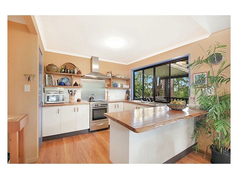 98 Towen Mountain Road, Towen Mountain QLD 4560