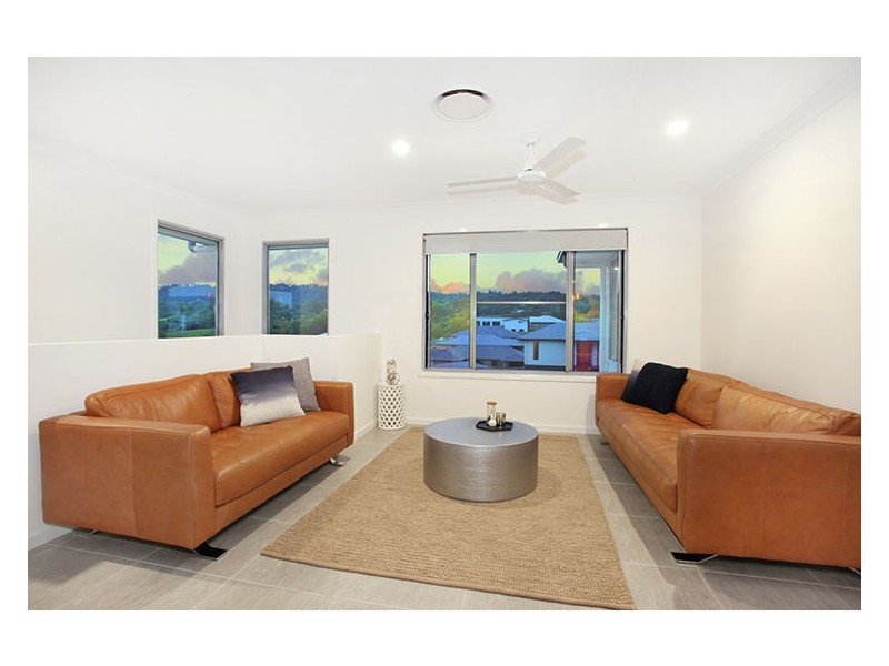 8 Tramline Rise, Burnside QLD 4560