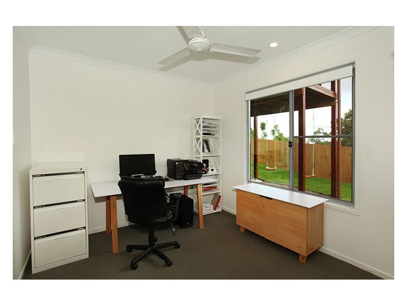 8 Tramline Rise, Burnside QLD 4560