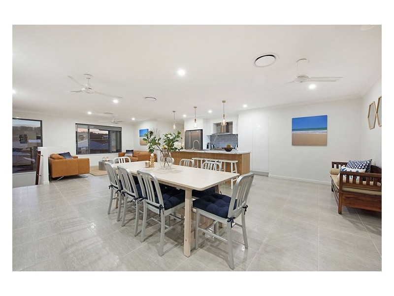 8 Tramline Rise, Burnside QLD 4560
