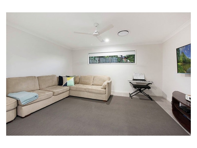 8 Tramline Rise, Burnside QLD 4560