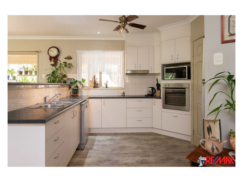 18 Maddock Avenue, Mooloolah Valley QLD 4553