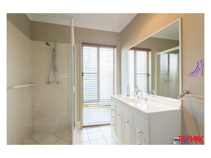 18 Maddock Avenue, Mooloolah Valley QLD 4553