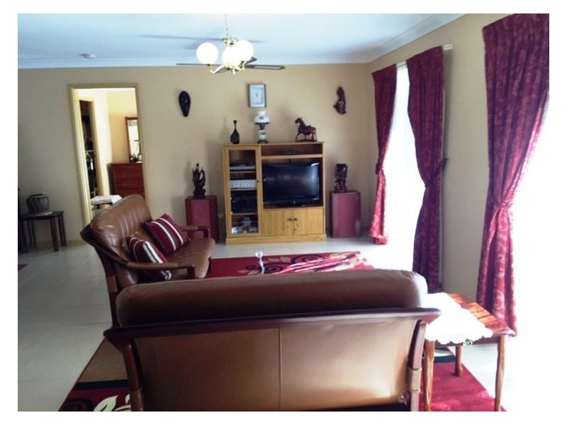 5 Buchanan Court, Burnside QLD 4560