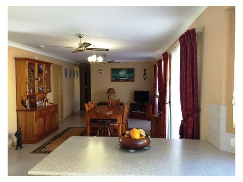 5 Buchanan Court, Burnside QLD 4560