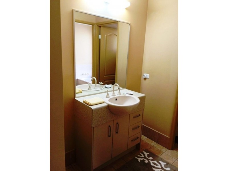 5 Buchanan Court, Burnside QLD 4560