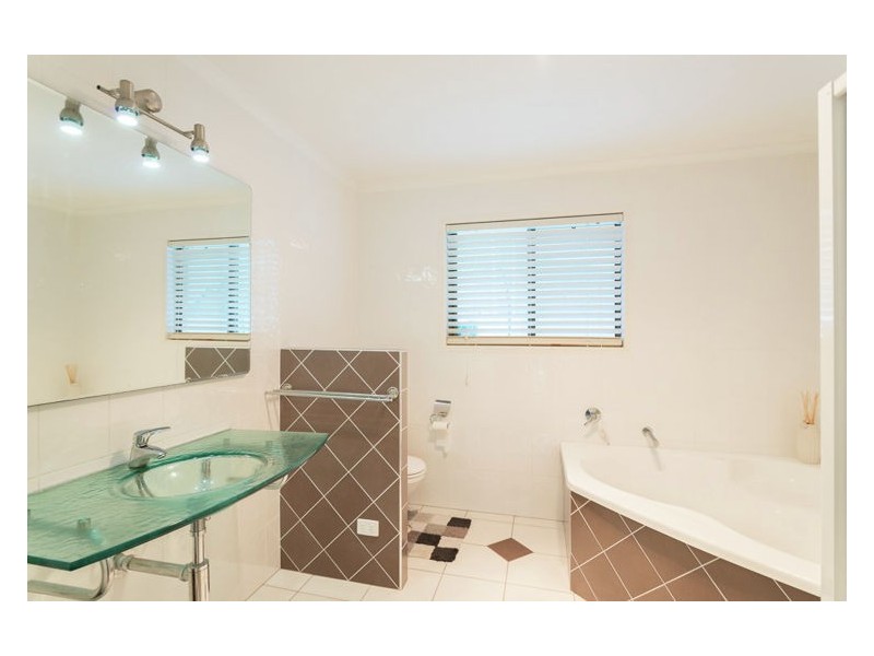 156 Creightons Road, Yandina QLD 4561