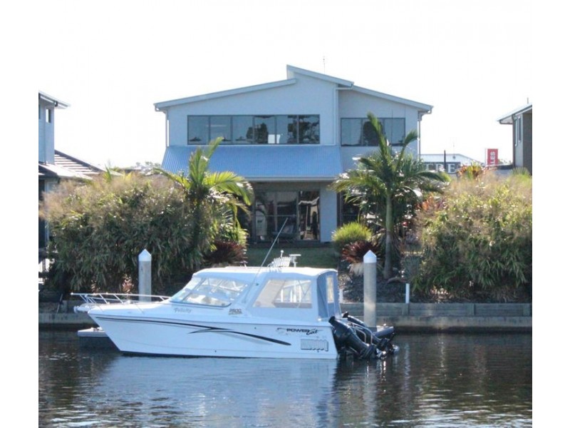 3 Bond Street, Pelican Waters QLD 4551