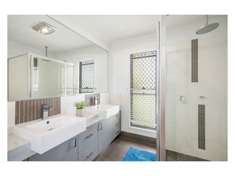 5 Charlton Court, Burnside QLD 4560