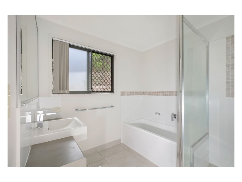 5 Charlton Court, Burnside QLD 4560