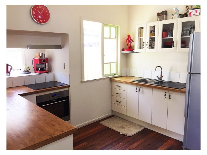 87 Coronation Avenue, Nambour QLD 4560
