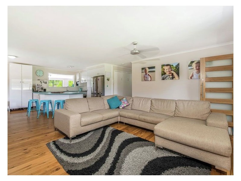 27 Stuart Place, Nambour QLD 4560