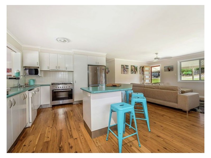 27 Stuart Place, Nambour QLD 4560