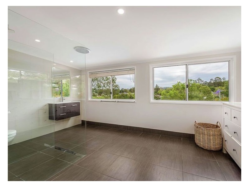 27 Stuart Place, Nambour QLD 4560