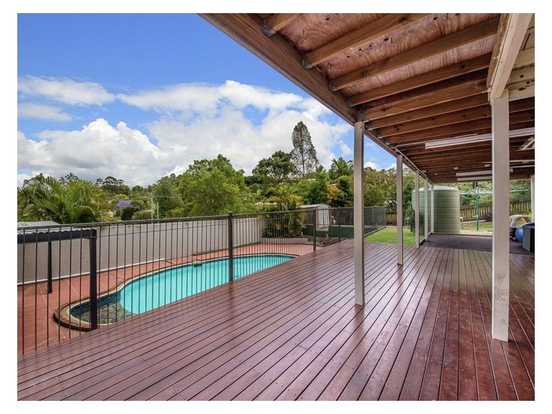 27 Stuart Place, Nambour QLD 4560