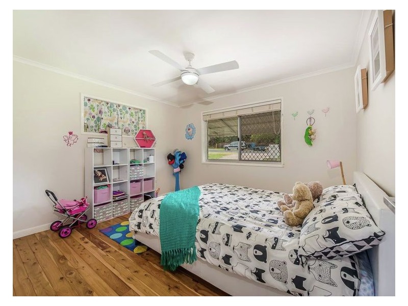 27 Stuart Place, Nambour QLD 4560