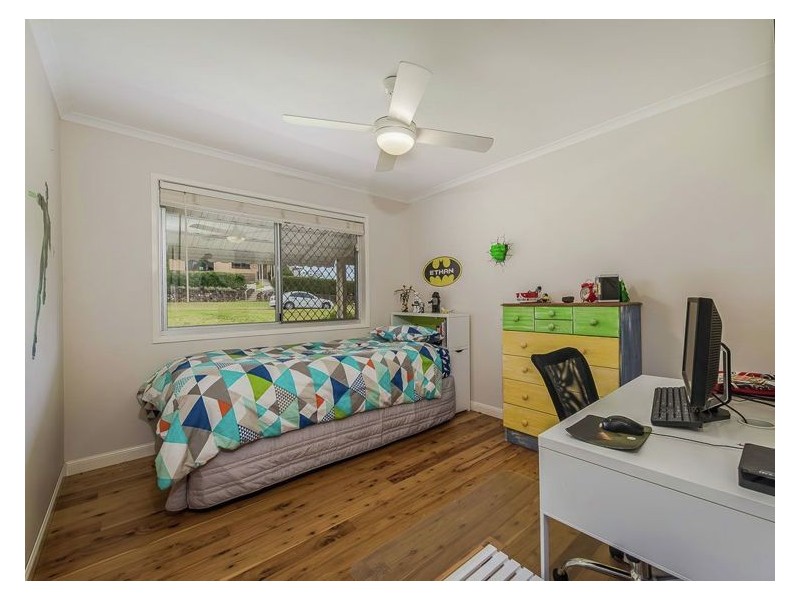 27 Stuart Place, Nambour QLD 4560