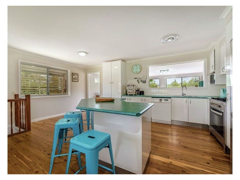 27 Stuart Place, Nambour QLD 4560