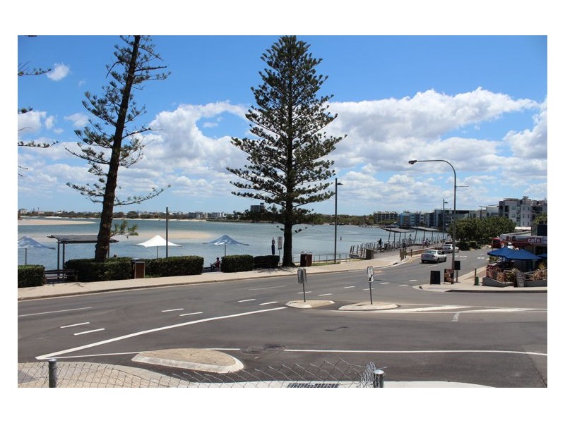 33 Esplanade Bulcock Beach, Caloundra QLD 4551
