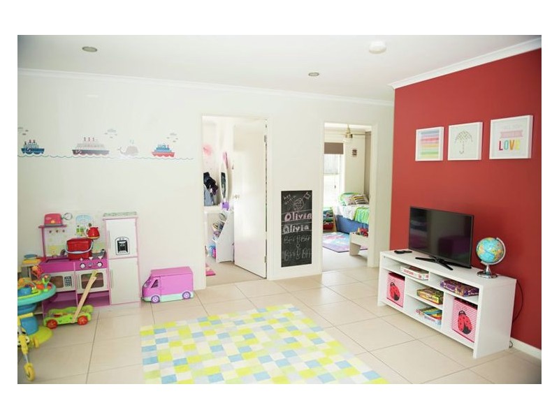 56 Robertson Drive, Burnside QLD 4560