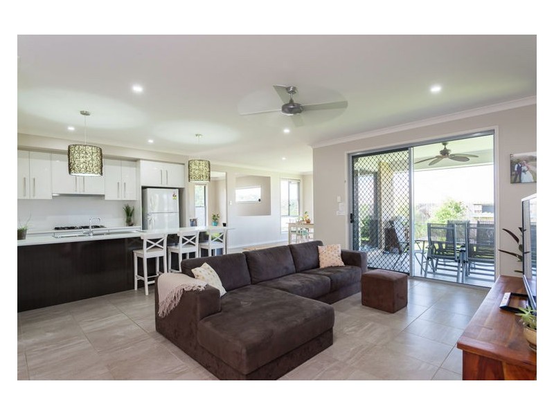 1 Cooee Court, Coes Creek QLD 4560