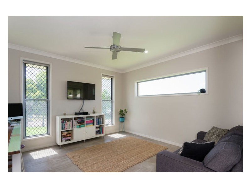 1 Cooee Court, Coes Creek QLD 4560