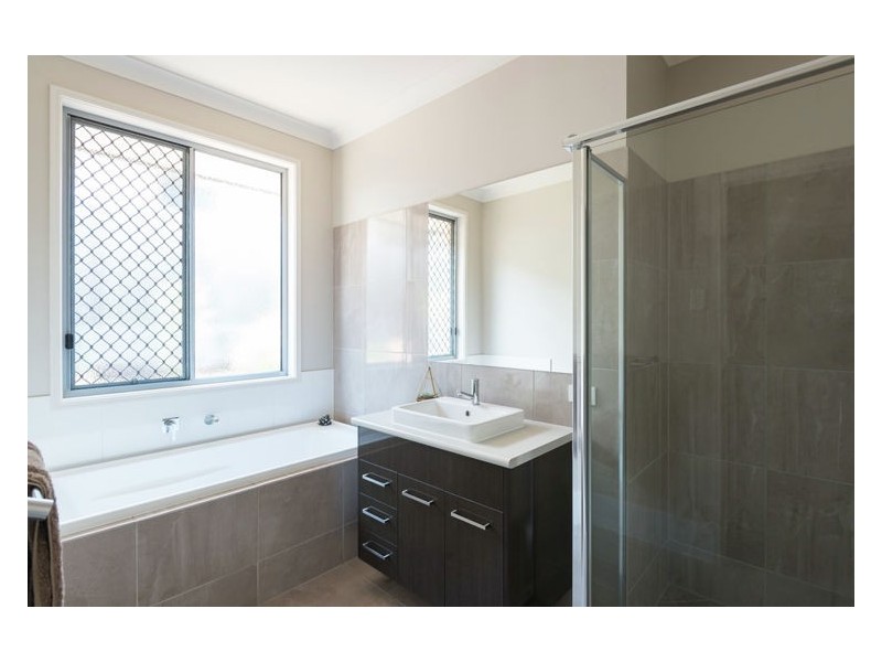 1 Cooee Court, Coes Creek QLD 4560