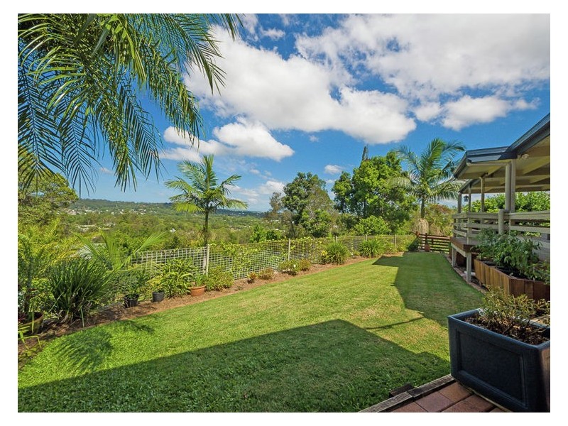 69 Hillcrest Avenue, Nambour QLD 4560