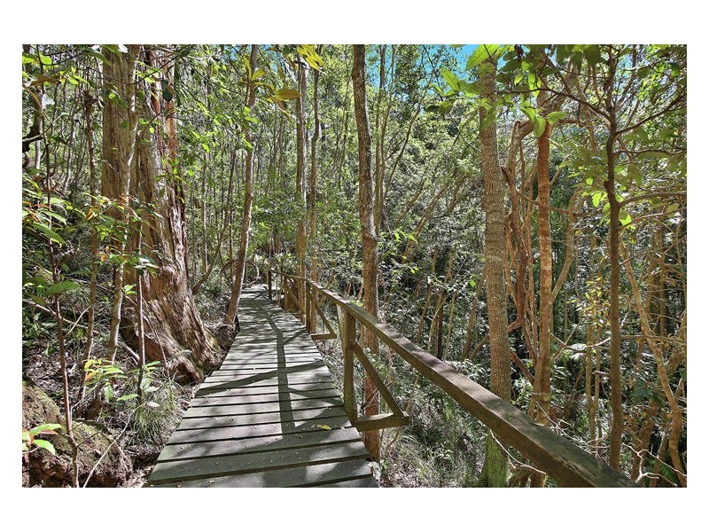 104 Mons School Road, Mons QLD 4556