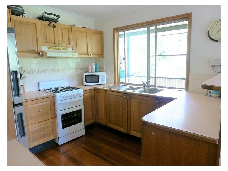 111 Hunchy Road, Hunchy QLD 4555