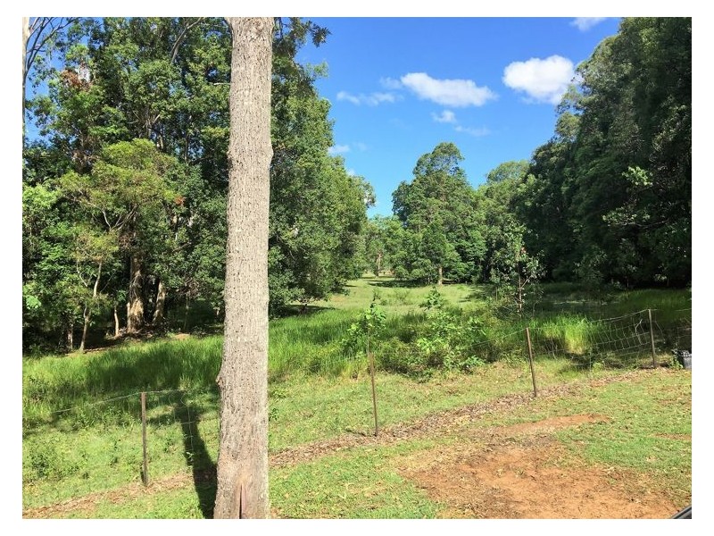 111 Hunchy Road, Hunchy QLD 4555