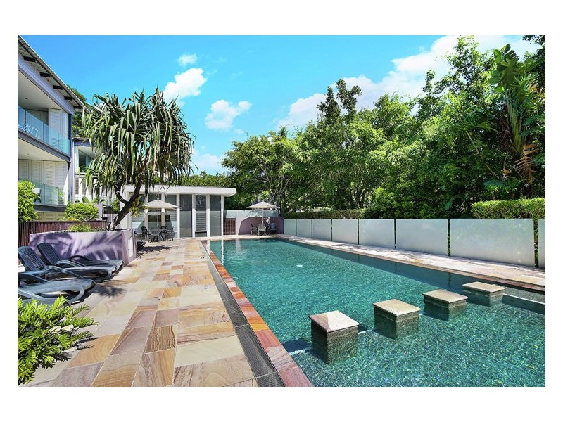 Unit 32 / 37-49 Noosa Drive, Noosa Heads QLD 4567