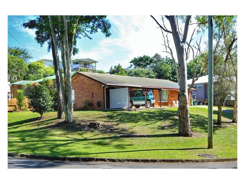 33 Pease Blossom Street, Coes Creek QLD 4560