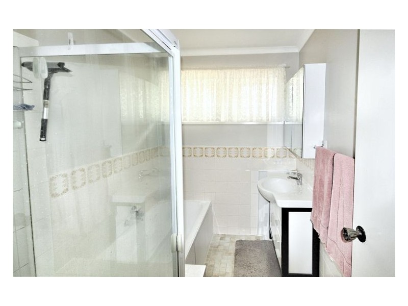 33 Pease Blossom Street, Coes Creek QLD 4560