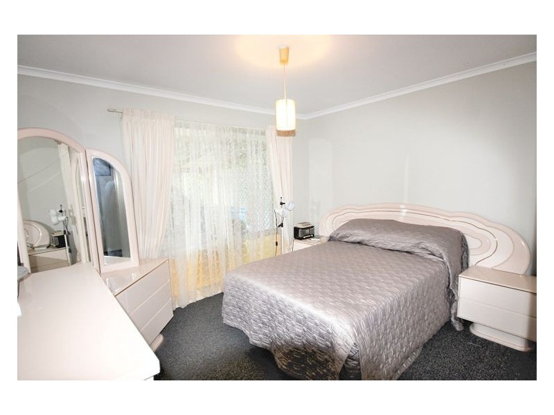 33 Pease Blossom Street, Coes Creek QLD 4560