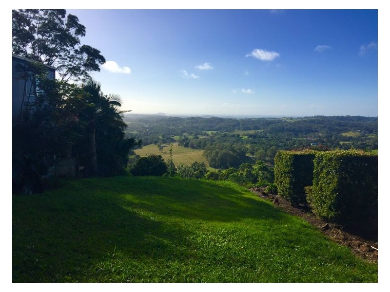 8 Lantana Lane, Mapleton QLD 4560