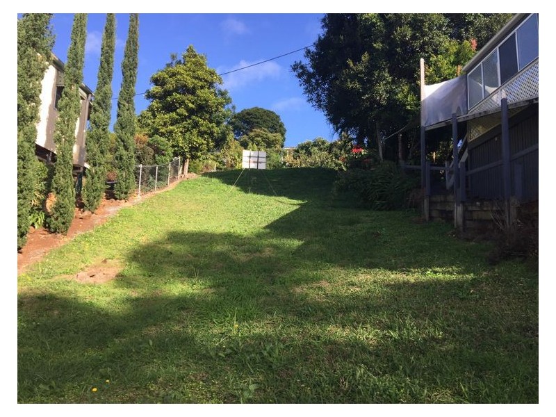 8 Lantana Lane, Mapleton QLD 4560