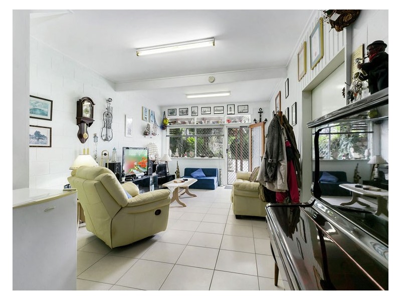 161 Coes Creek Rd, Coes Creek QLD 4560