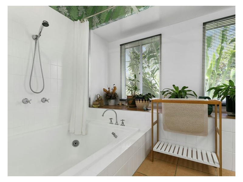 161 Coes Creek Rd, Coes Creek QLD 4560