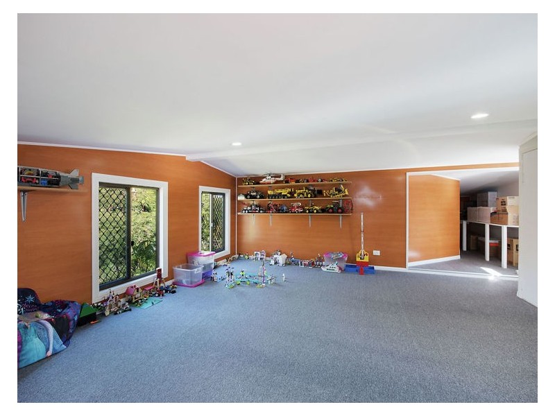 61 Calderwood Road, Landsborough QLD 4550