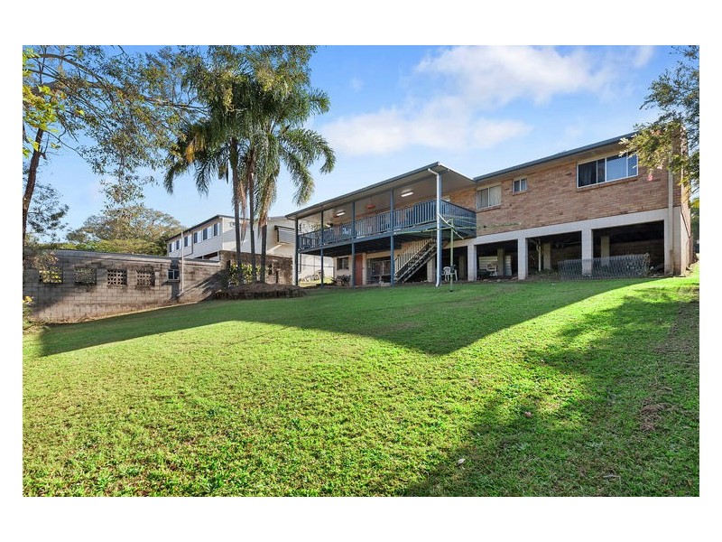 25 Stuart Place, Nambour QLD 4560