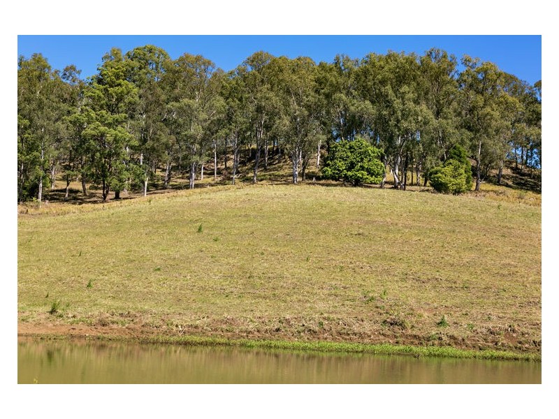 451 Hunchy Road, Hunchy QLD 4555