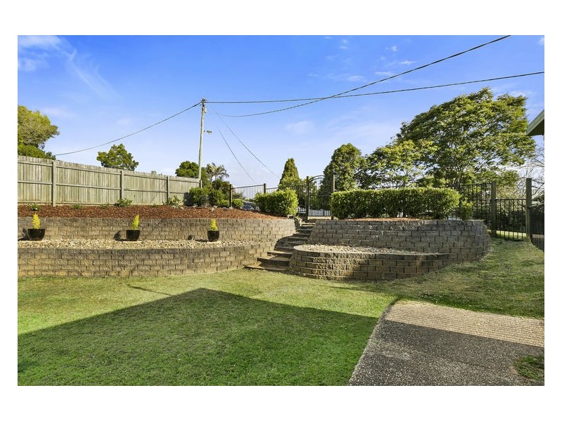 16 Wells  Street, Palmwoods QLD 4555