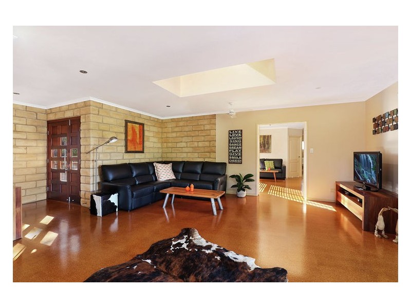 11 Rainbow Court, Woombye QLD 4559