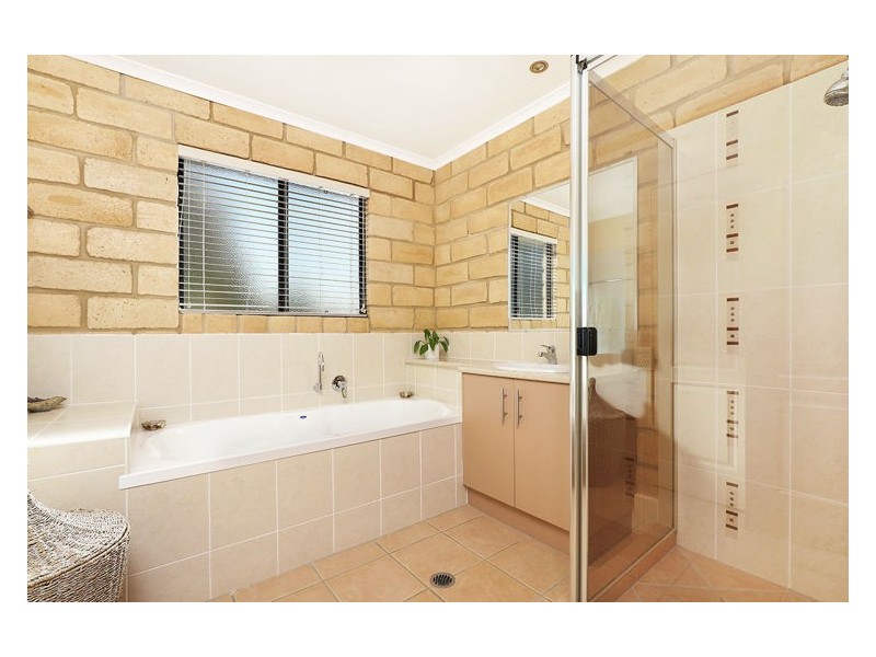 11 Rainbow Court, Woombye QLD 4559