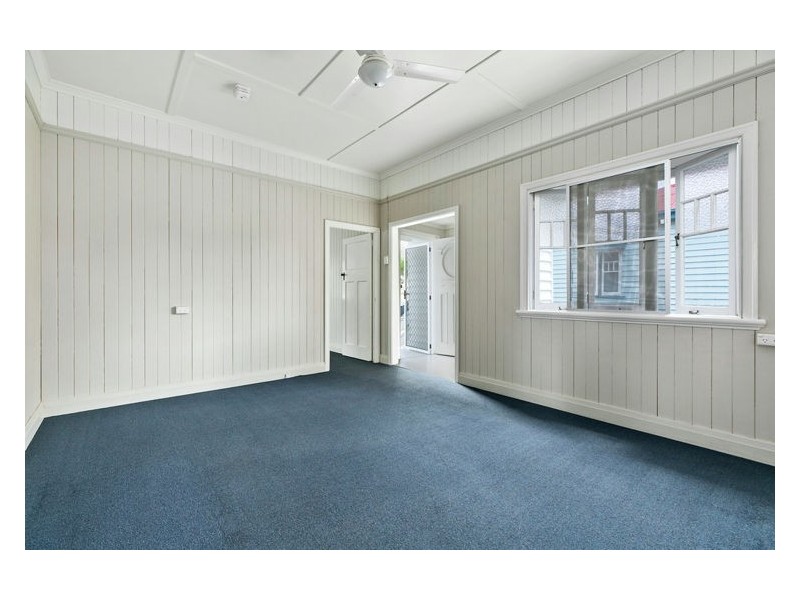 3 Memorial Avenue, Pomona QLD 4568