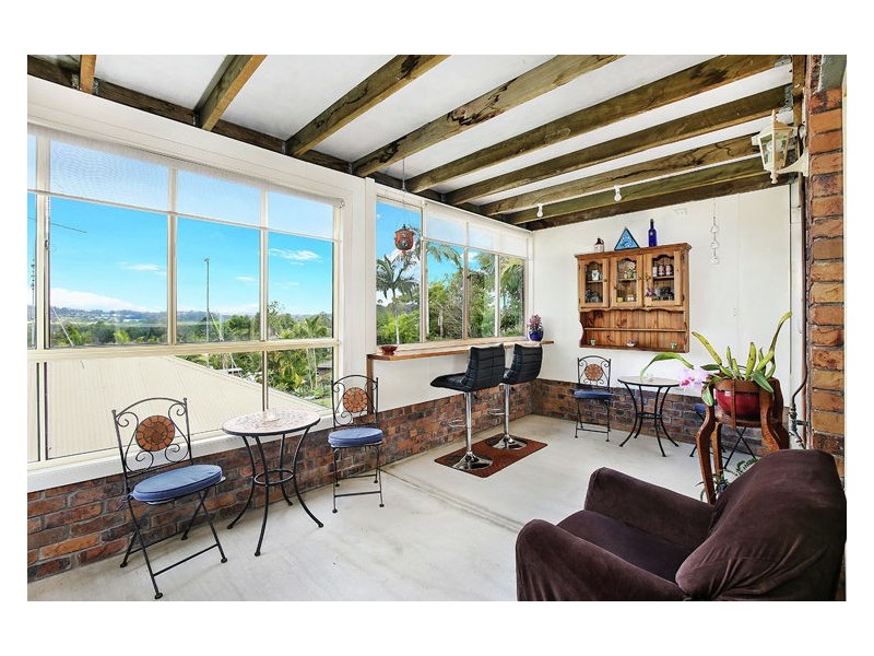 6 Dolphin Dr, Nambour QLD 4560