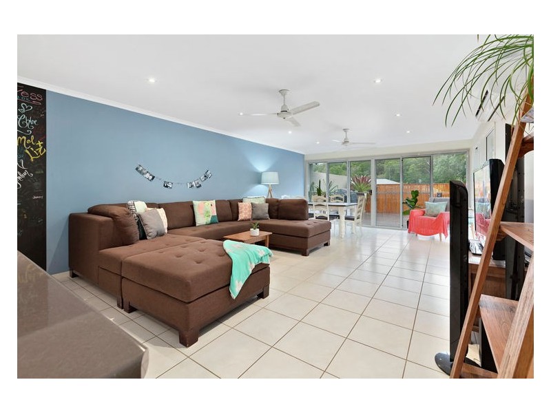 2/17 Tuckers Creek Drive, Nambour QLD 4560