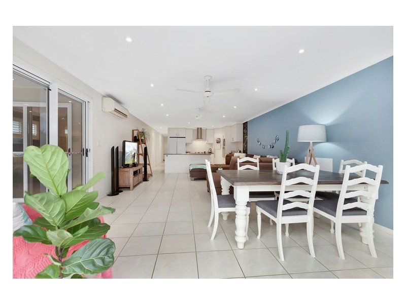 2/17 Tuckers Creek Drive, Nambour QLD 4560