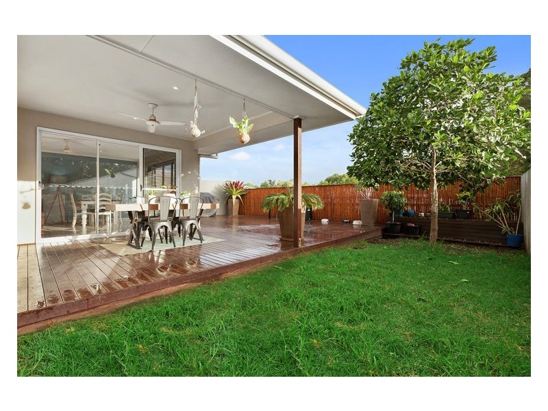 2/17 Tuckers Creek Drive, Nambour QLD 4560